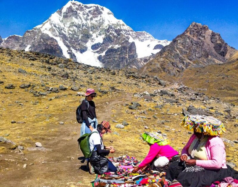 cuscoprivate-ausangate-7-lakes-fullday-hike-optional-horse