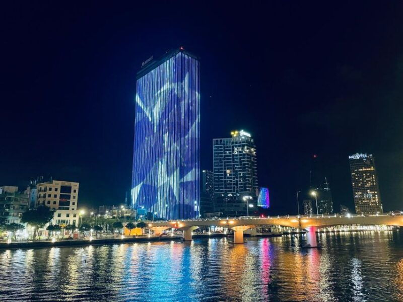 da-nang-han-river-night-boat-trip-with-show-on-weekends