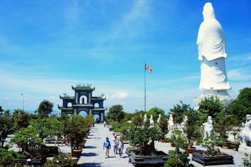 da-nang-private-city-tour-by-scooter-with-ao-dai-lady-rider