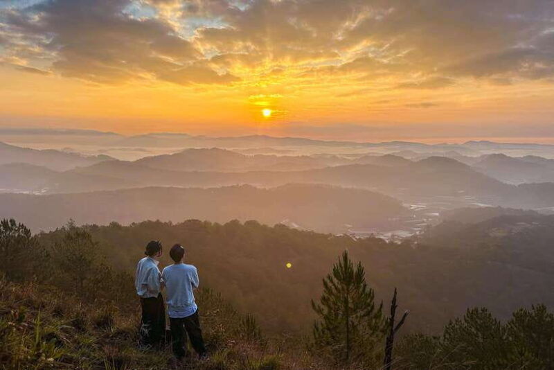 dalat-cloud-chasing-packaged-tour-sunrise-nature-serenity