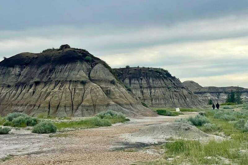 day-of-dinosaurs-and-hoodoos-from-calgary-to-the-badlands