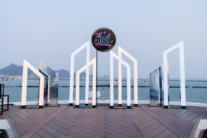 day-trip-luxury-experience-in-ha-long-bay-by-saquila-yacht