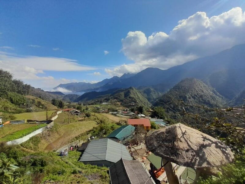 day-trip-to-cat-cat-village-fanxipang-peak-lunch