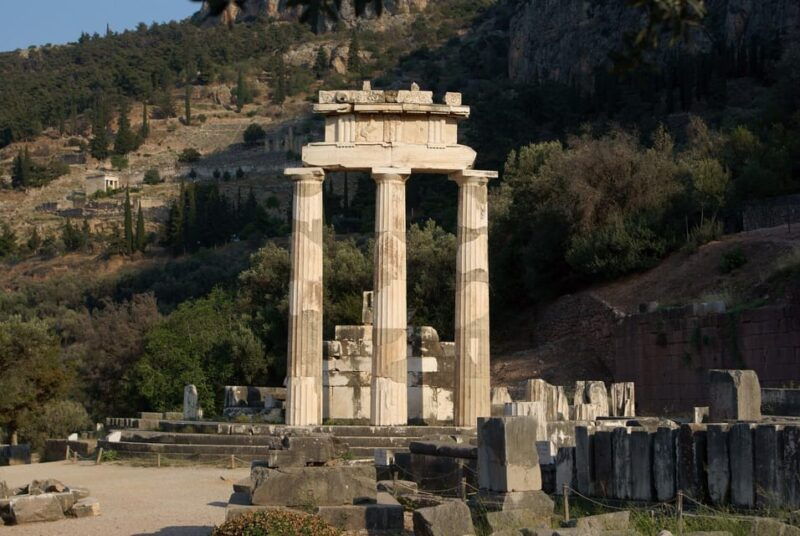 delphi-skip-the-line-private-tour-expert-guide-admission