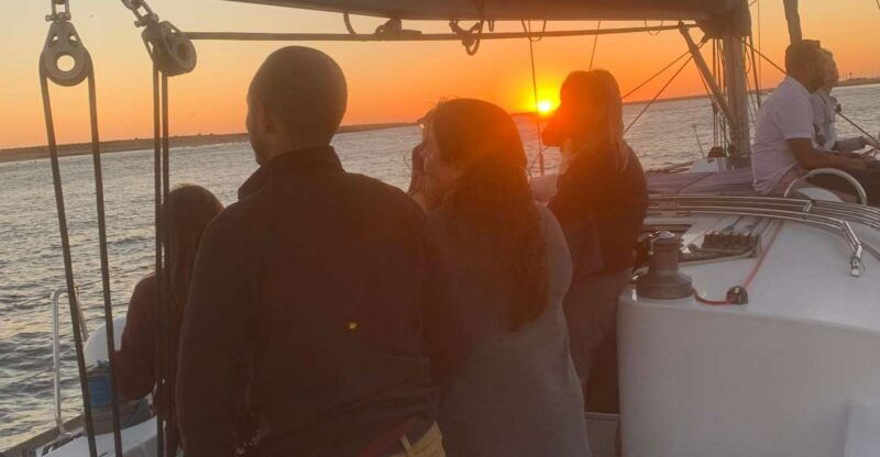 douro-sunset-sailboat-experience-in-porto-2