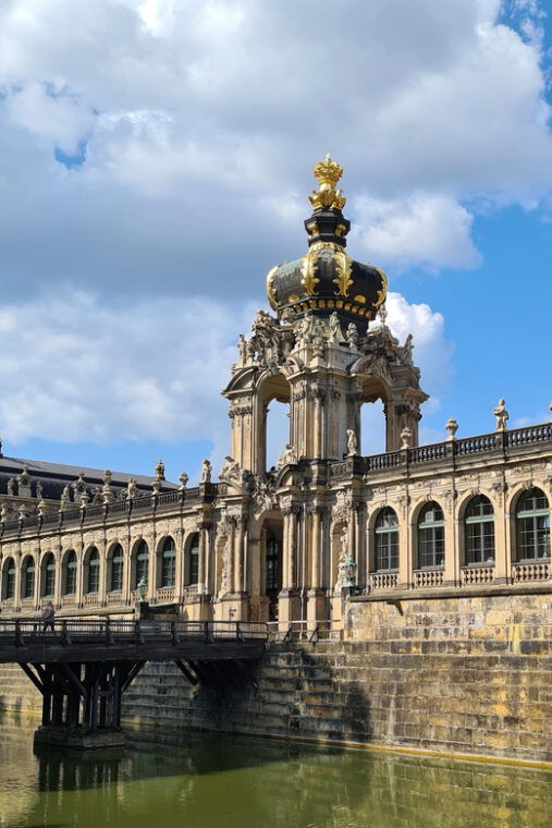 dresden-guided-sightseeing-bike-tour-with-tasting