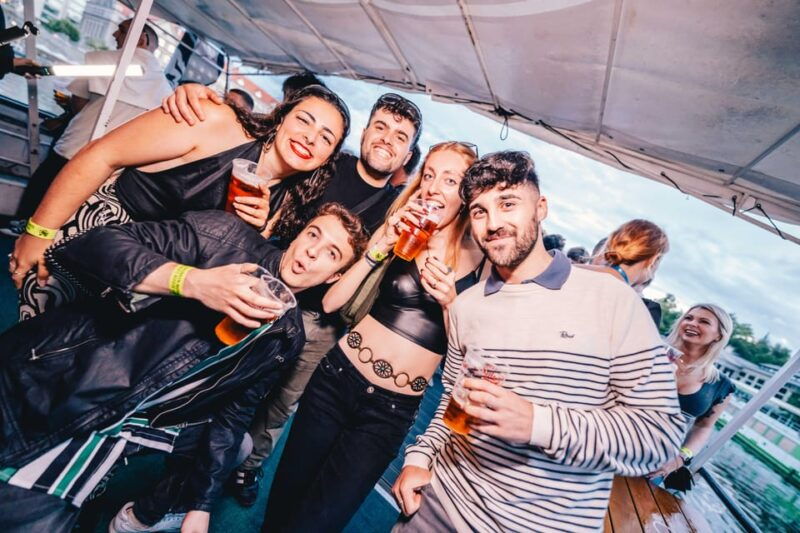 drunken-monkey-prague-booze-cruise-open-bar-to-duplex-club