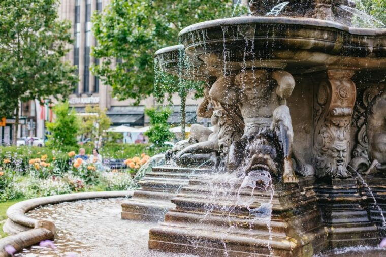 dusseldorf-guided-city-architecture-walking-tour