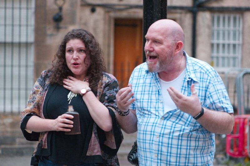 edinburgh-literary-pub-tour-with-real-actors