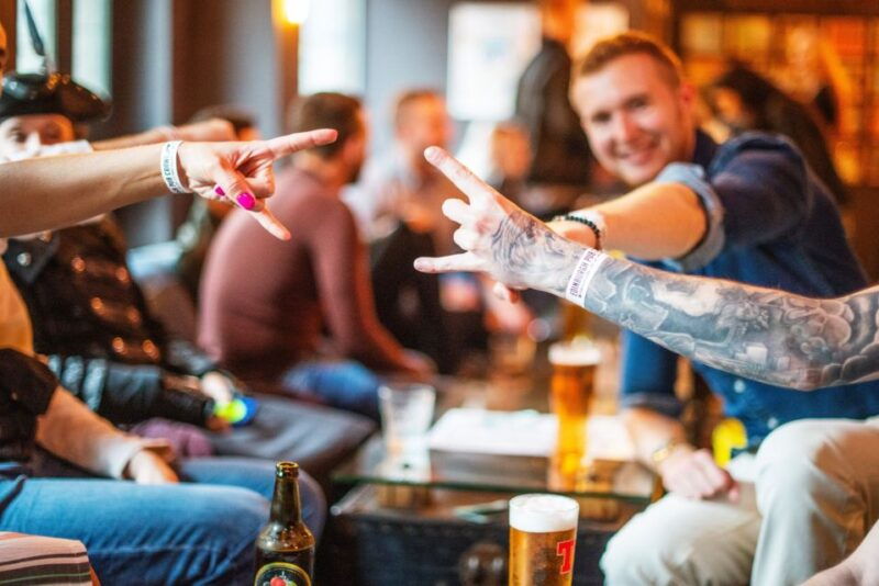 edinburgh-pub-crawl-7-bars-with-6-shots
