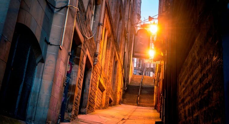 edinburgh-school-of-magic-craft-your-own-wand-workshop