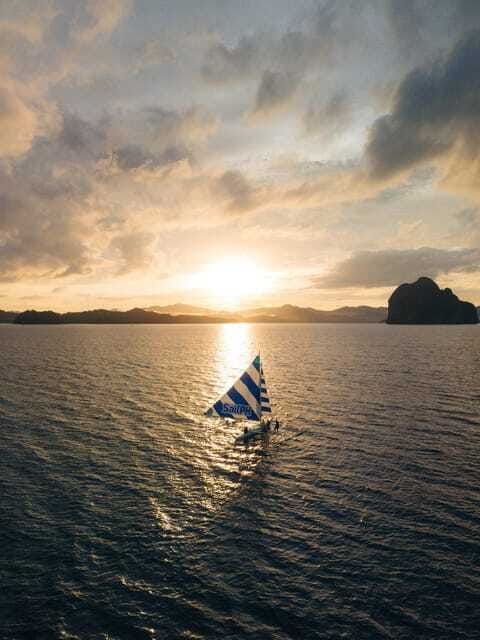 el-nido-islands-private-paraw-sunrise-sailing