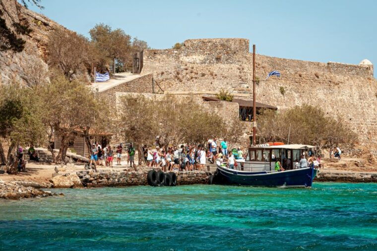 elounda-spinalonga-guided-boat-tour-with-bbq-and-swimming