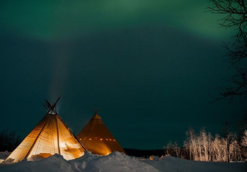 enjoy-the-aurora-show-on-top-of-the-mountain-inc-tipi-dinner-2