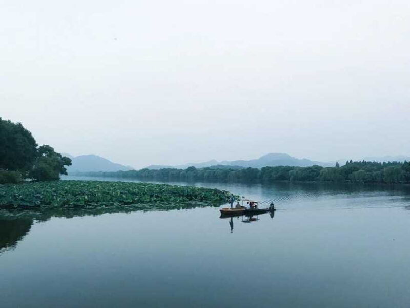 experience-ancient-west-lake-in-hangzhou