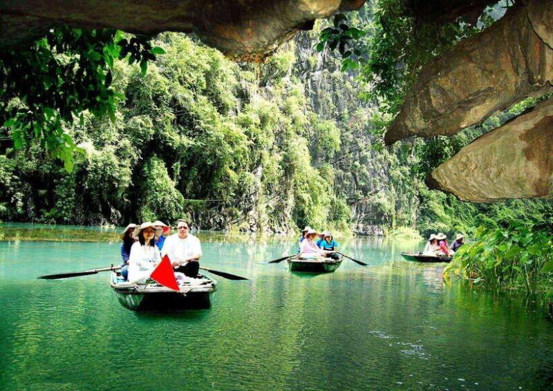 experience-hoa-lu-tam-coc-cycling-day-tour