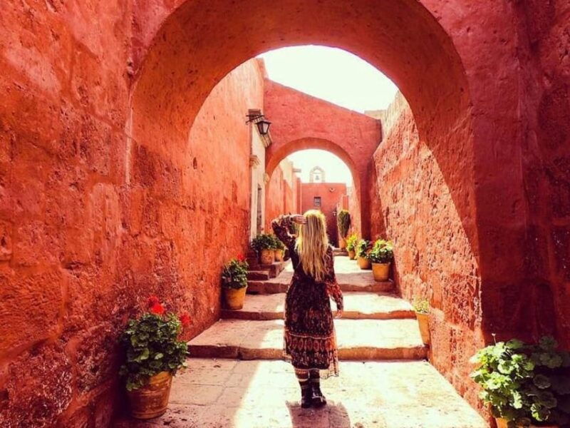 explore-arequipasanta-catalina-monastery-with-a-guided-tour