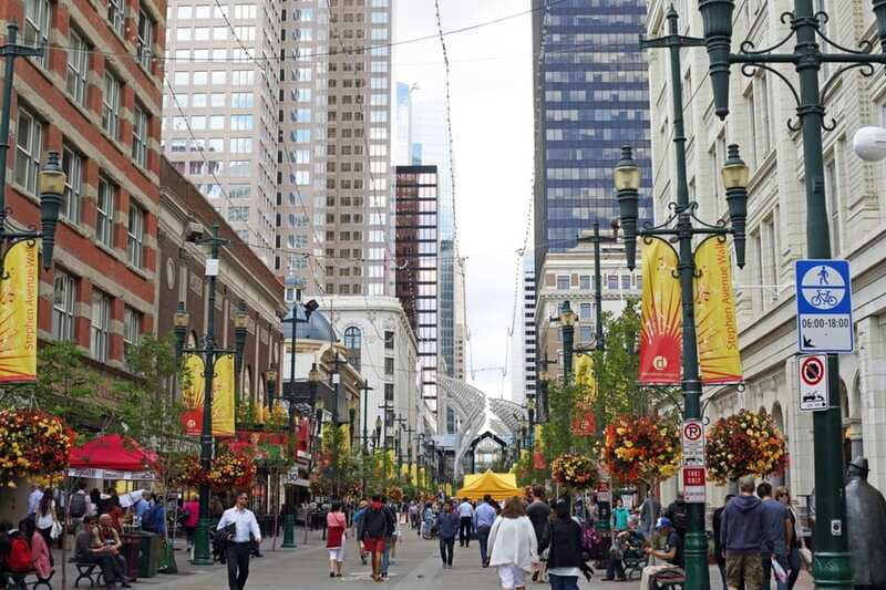 explore-calgary-private-family-walking-tour
