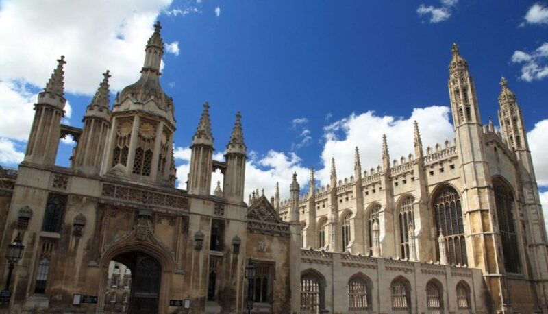 explore-cambridge-with-family-walking-tour