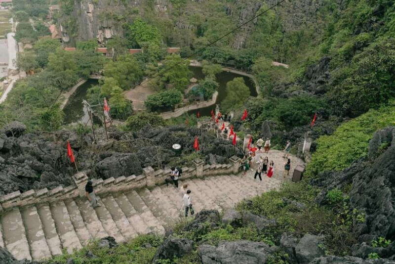 explore-ninh-binh-van-long-hoa-lu-mua-cave