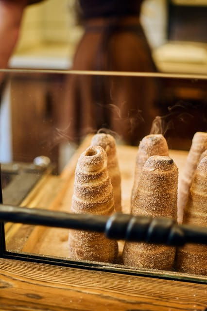 explore-prague-with-our-chimney-cake-prague-trail