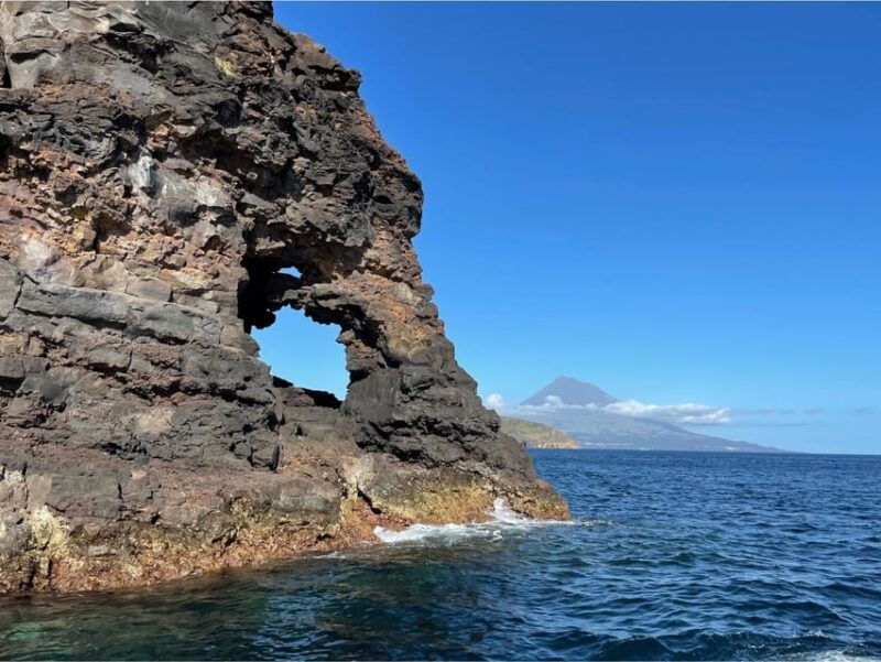 faial-island-unique-boat-tour-to-the-capelinhos-volcano