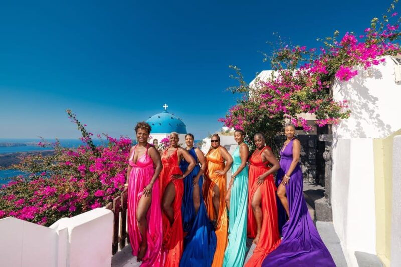 flying-dress-photoshoot-in-santorini-with-hotel-pickup