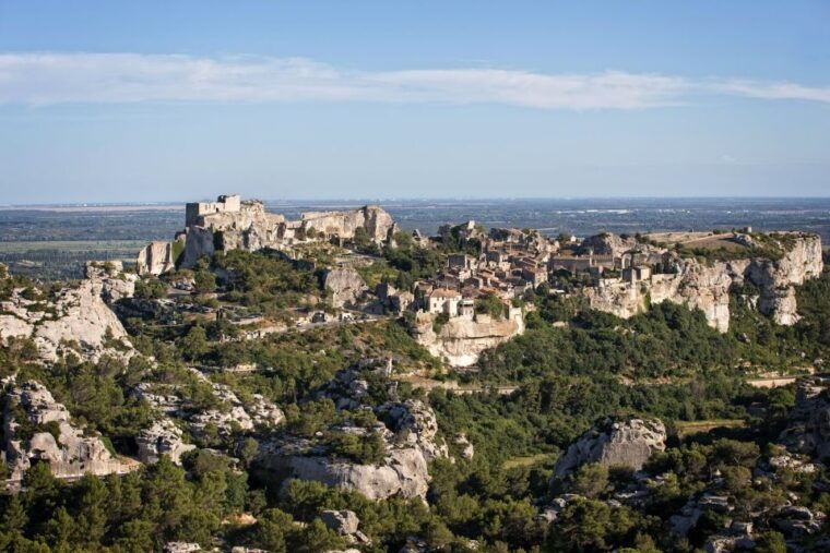 from-avignon-half-day-baux-de-provence-and-luberon-tour