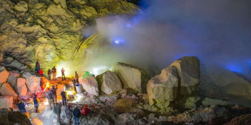 from-bali-private-mount-ijen-crater-volcano-midnight-trek