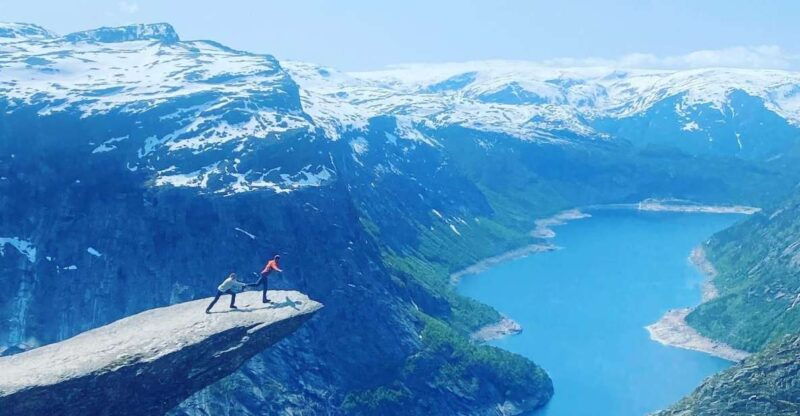 from-bergen-trolltunga-and-waterfalls-helicopter-tour