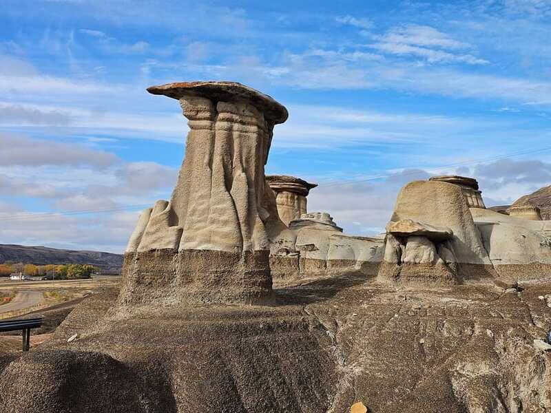 from-calgary-drumheller-private-tour-full-day-sightseeing