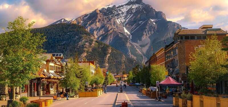from-calgary-private-lake-louise-and-banff-day-trip