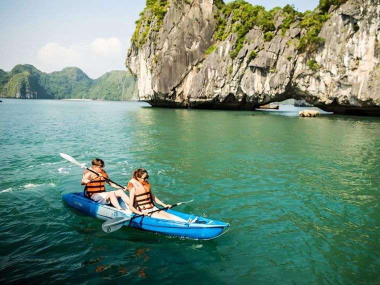 from-cat-ba-explore-cat-ba-floating-village-in-full-day
