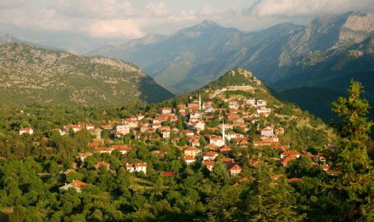 from-city-of-side-visit-to-ormana-village-altinbesik-cave