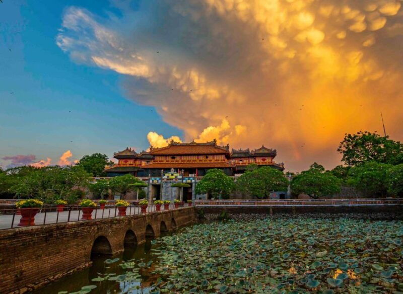 from-da-nang-hue-guided-day-trip-with-lunch