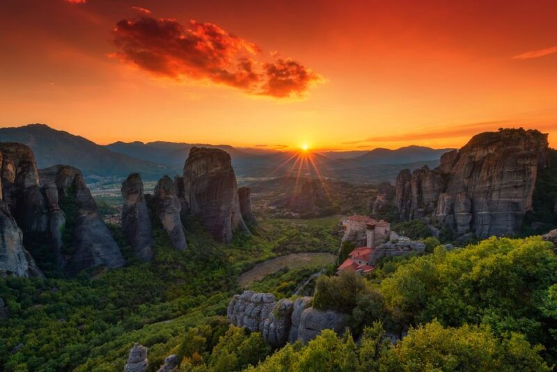 from-halkidiki-meteora-monasteries-day-trip-with-transfer