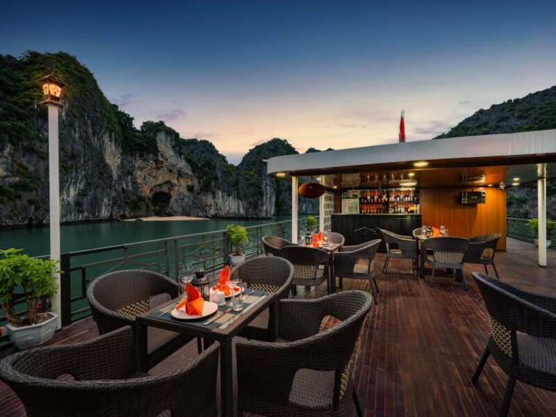 from-halong-2-days-1-night-with-halong-lan-ha-tour