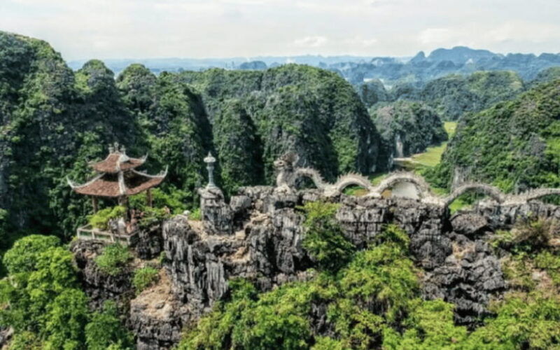 from-hanoi-bai-dinh-trang-an-and-mua-cave-day-tour