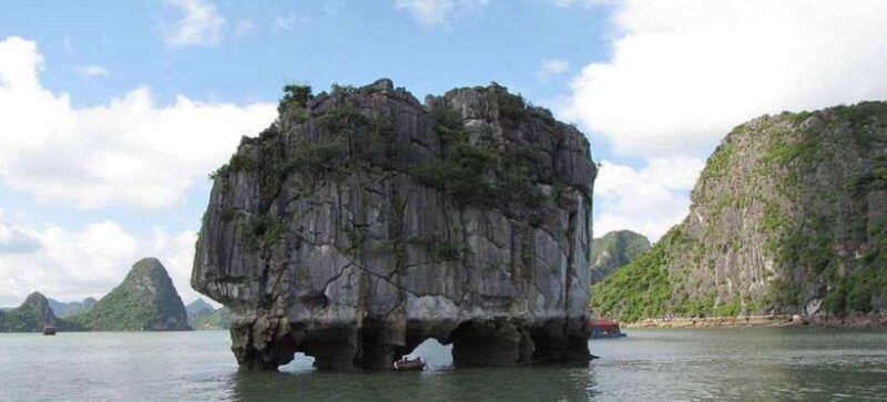 from-hanoi-halong-bay-sung-sot-titop-island-luon-cave