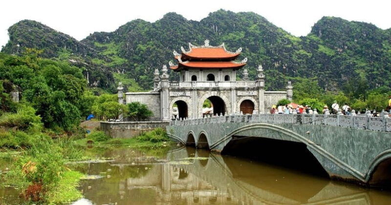 from-hanoi-hoa-lu-tam-coc-and-mua-cave-day-trip