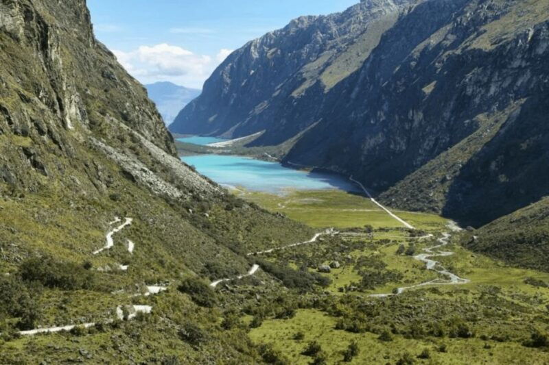 from-huaraz-tour-to-llanganuco-lakes-chinancocha-lake