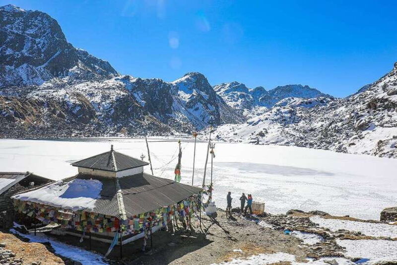 from-kathmandu-helicopter-tour-to-langtang-gosaikunda