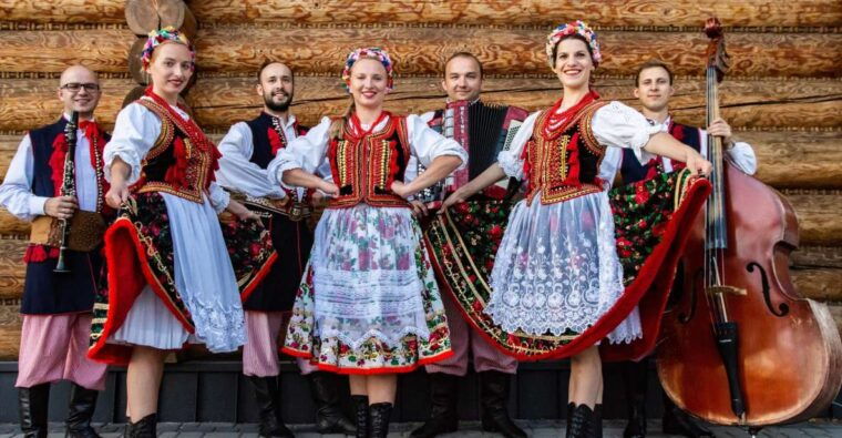 from-krakow-polish-folk-show-with-all-you-can-eat-dinner