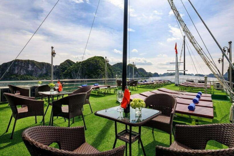 from-ninh-binh-2-days-lan-ha-bay-cruise-small-group-tour