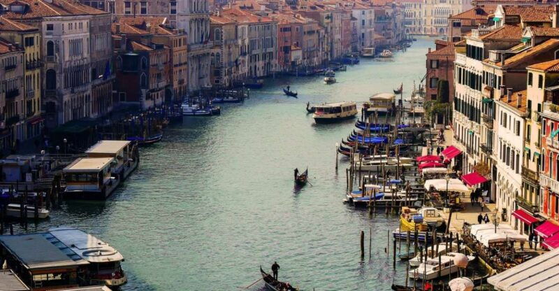 from-rome-venice-private-tour-by-lamborghini-with-gondola