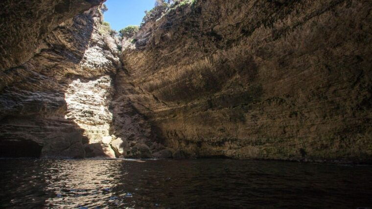 from-santa-teresa-gallura-dinghy-tour-to-corsica