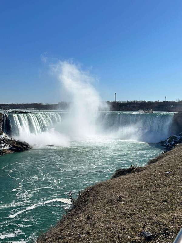 from-toronto-niagara-falls-day-trip-wine-tasting