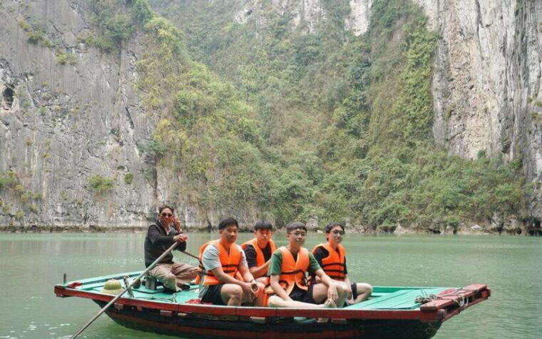 fromha-long-halong-bayboat-tour-4-5-5hours-from-tuan-chau