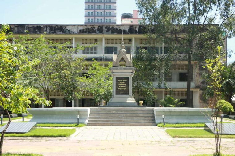 full-day-phnom-penh-city-tour-with-private-vehicle-and-guide
