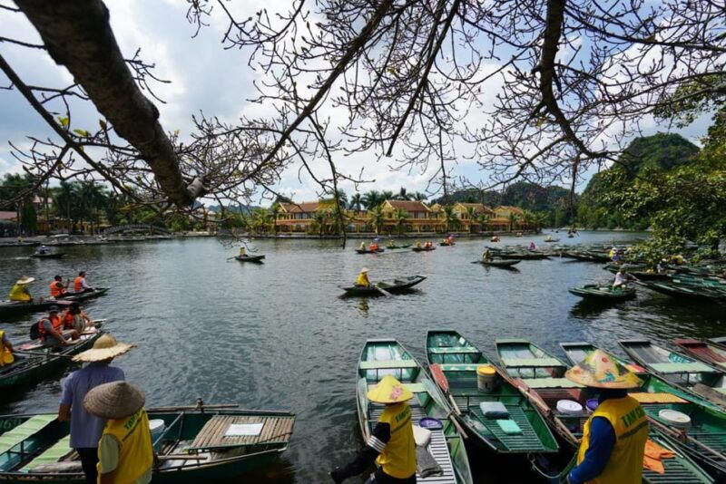 full-day-trip-hoa-lu-tam-coc-biking-with-bufet-from-hanoi